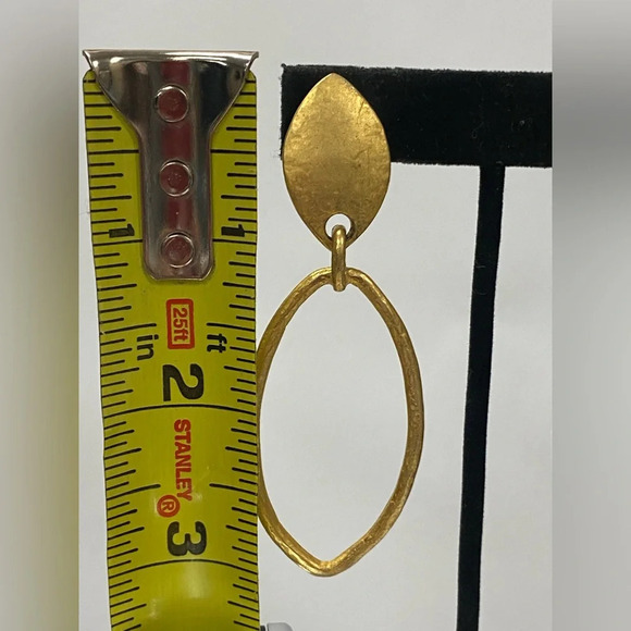 BRUSHED GOLD PIERCED EARRINGS. VINTAGE 80's. - Picture 5 of 6